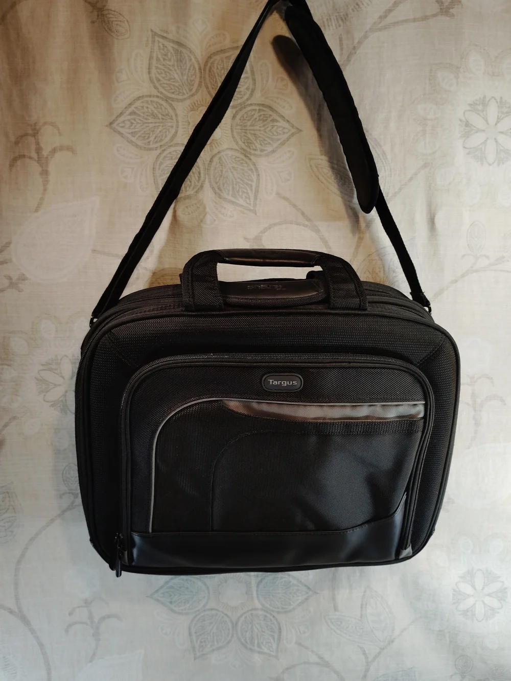 Targus Black Laptop, Messenger& Crossbody Bag with Padded Strap
